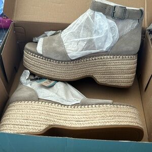 Tom’s suede wedge sandal   Brand new